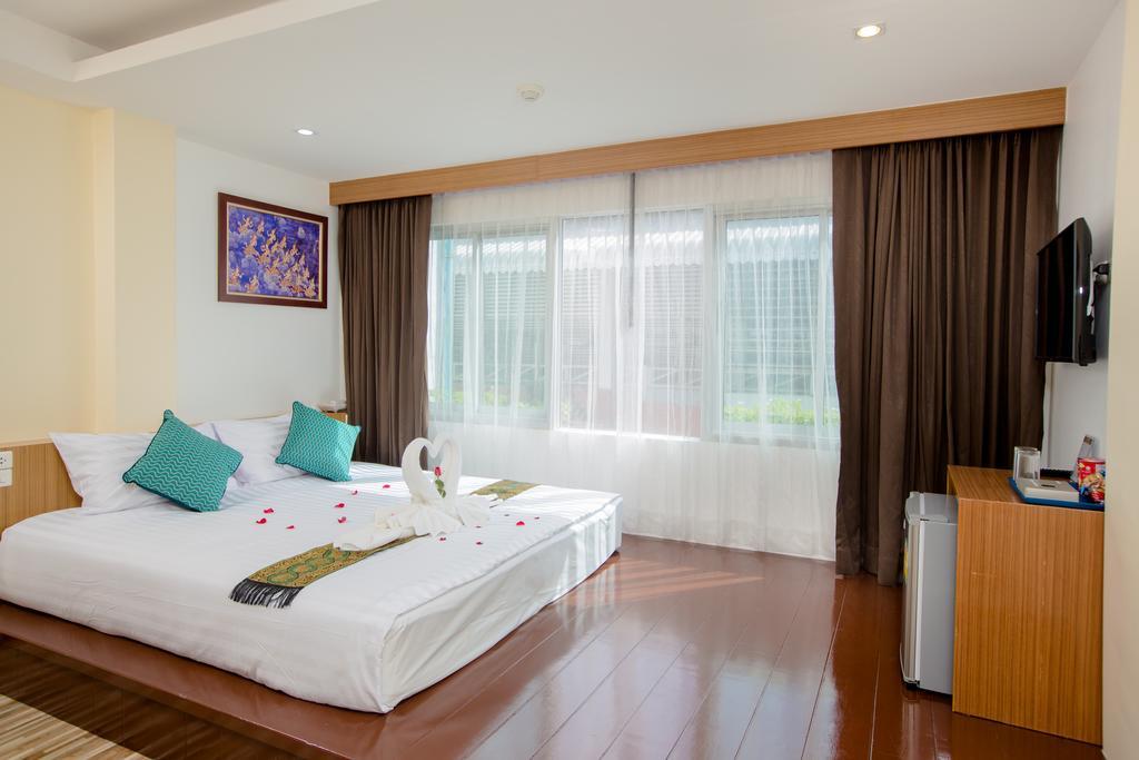 Patong Landmark Hotel Стая снимка