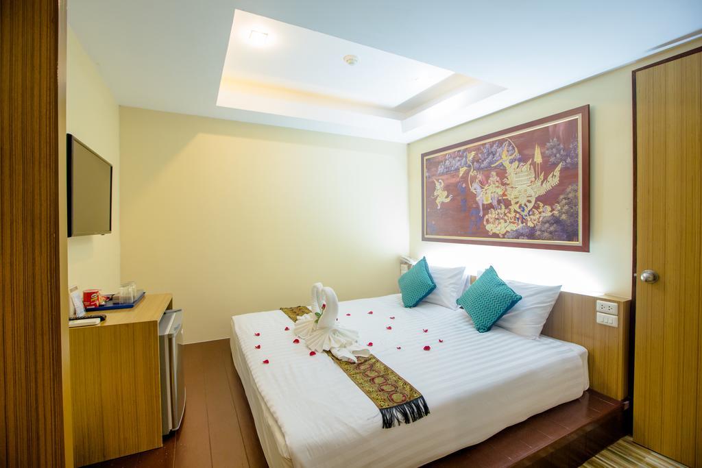 Patong Landmark Hotel Стая снимка